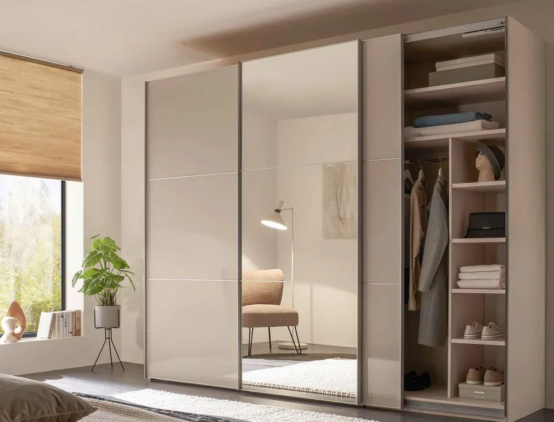 Staud Möbel GmbH & Co.KG Includo Kleiderschrank Hochglanz mit Spiegel Sale