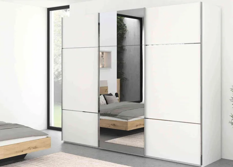Rauch Scale Linea Trio Schwebetürenschrank mit Spiegel Hot