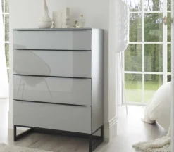 Staud Möbel GmbH & Co.KG Sonate Kommode mit Glas Schublade