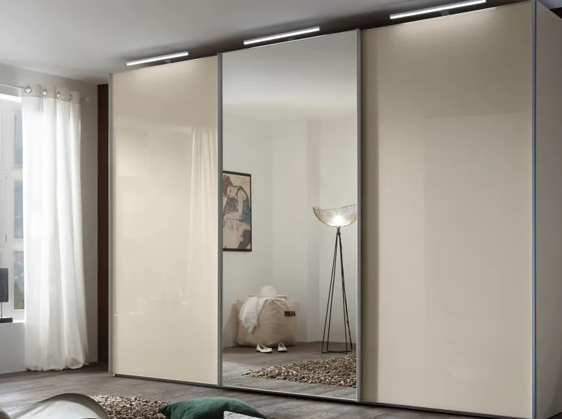 Staud Möbel GmbH & Co.KG Sonate Rom Kleiderschrank 3m mit Spiegel Outlet