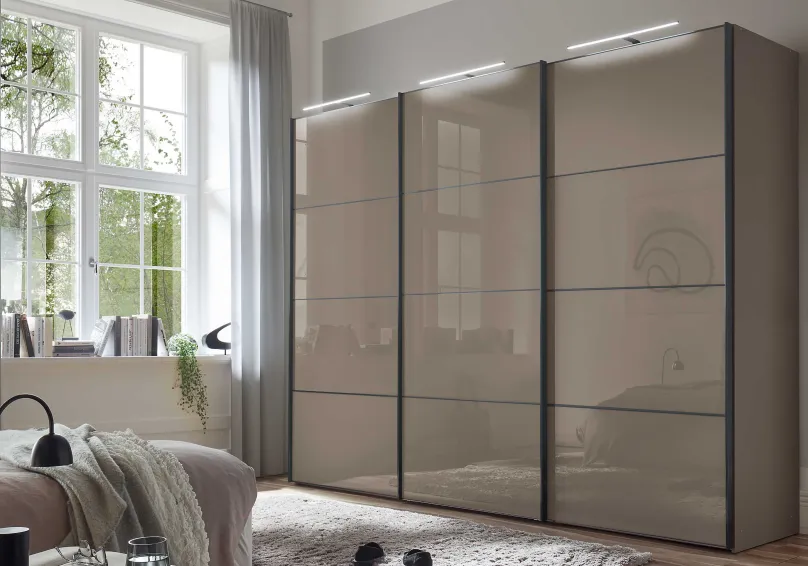 Staud Möbel GmbH & Co.KG Staud Schwebetürenschrank Sinfonie Plus Glasfront Hot