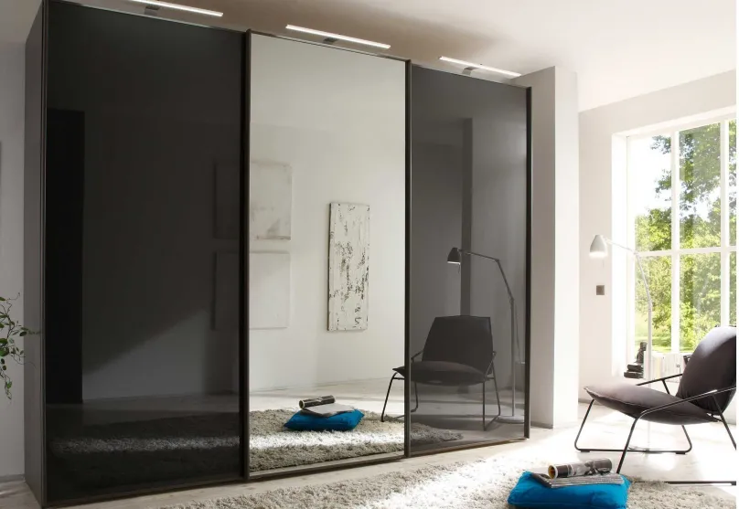 Staud Möbel GmbH & Co.KG Staud Sinfonie Kleiderschrank mit Glasfront Discount