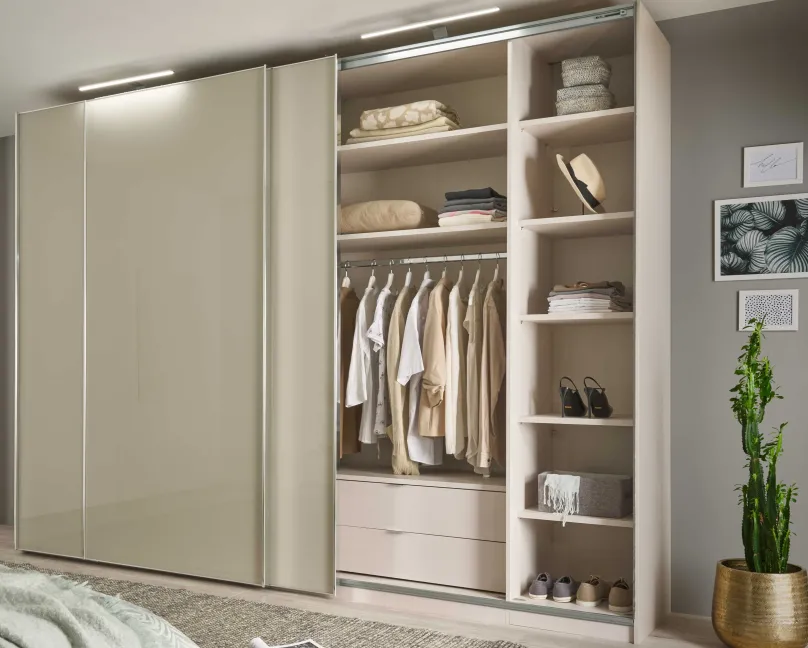 Staud Möbel GmbH & Co.KG Staud Sonett Kleiderschrank mit Spiegel